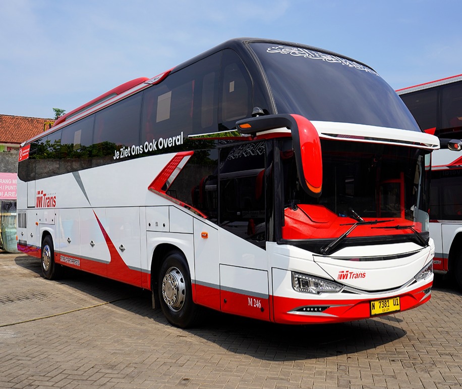 Bus Lampung Malang